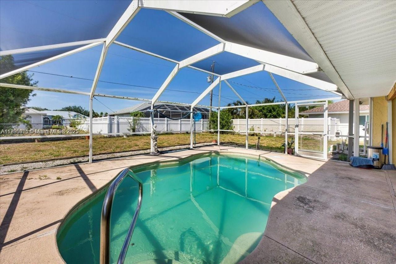 915 SE 20th St, Cape Coral, FL 33990 Photo