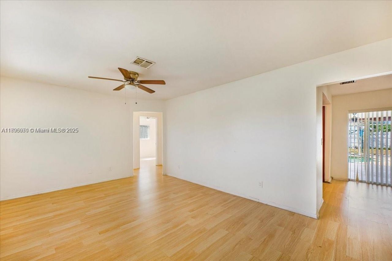 915 SE 20th St, Cape Coral, FL 33990 Photo