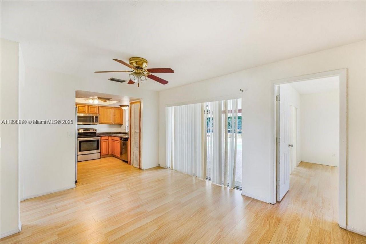 915 SE 20th St, Cape Coral, FL 33990 Photo