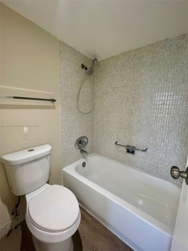 20400 W Country Club Dr, Unit 608, Aventura, FL 33180 Photo