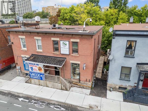 5 Hawthorne Avenue, Ottawa, ON K1S0A9