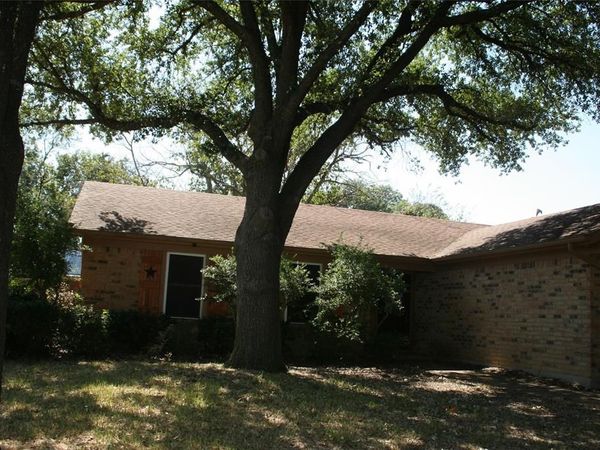 2205 Towne North Drive, Cleburne, TX 76033