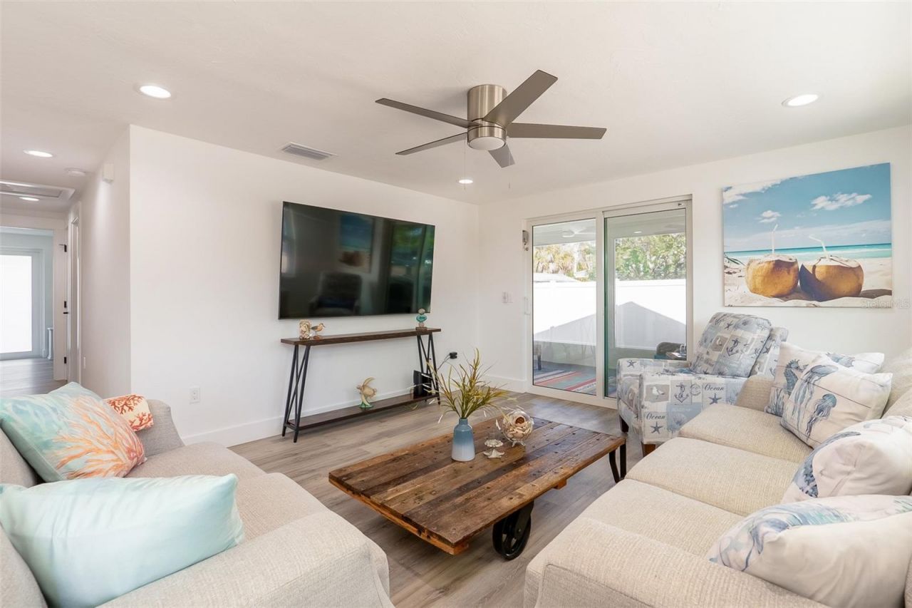 408 71st Street, Holmes Beach, FL 34217 Photo