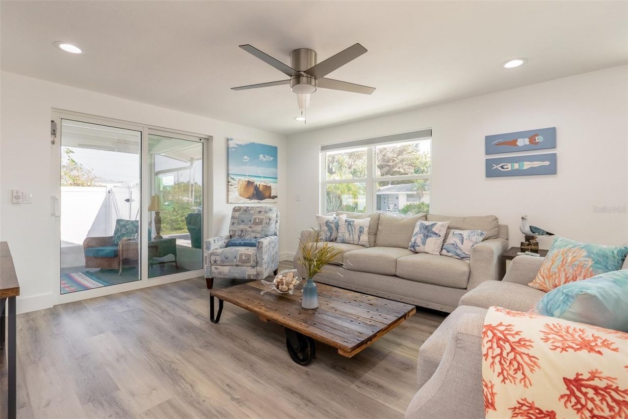 408 71st Street, Holmes Beach, FL 34217 Photo