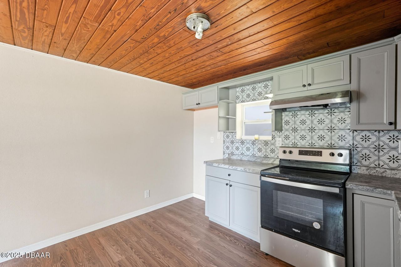 437 Lockhart Street, Daytona Beach, FL 32114 Photo