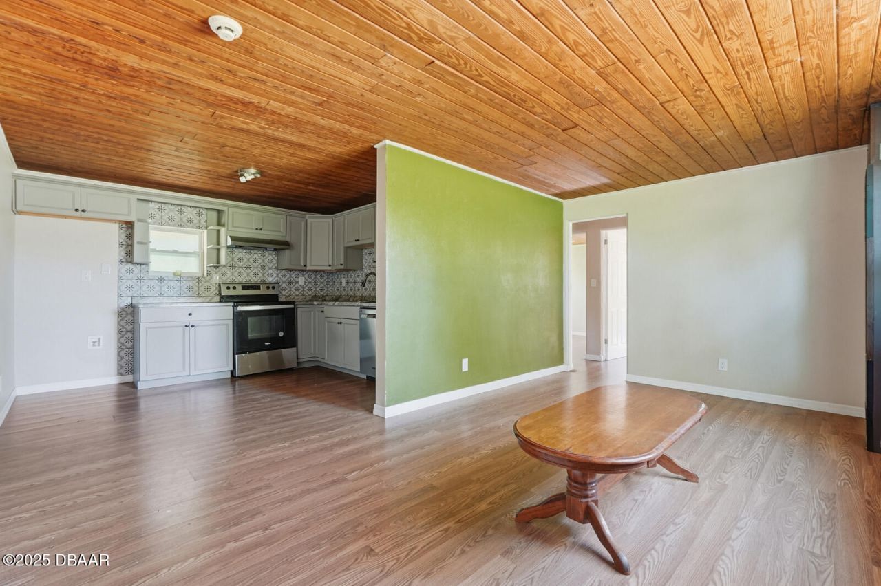 437 Lockhart Street, Daytona Beach, FL 32114 Photo
