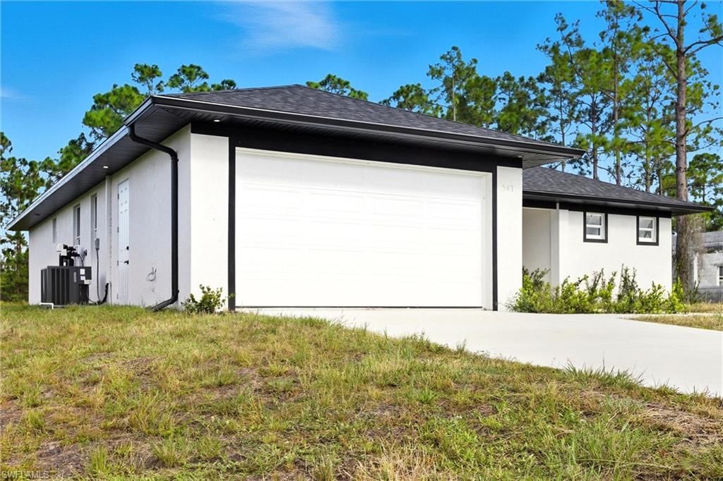 2705 64th St W, Lehigh Acres, FL 33971 Photo