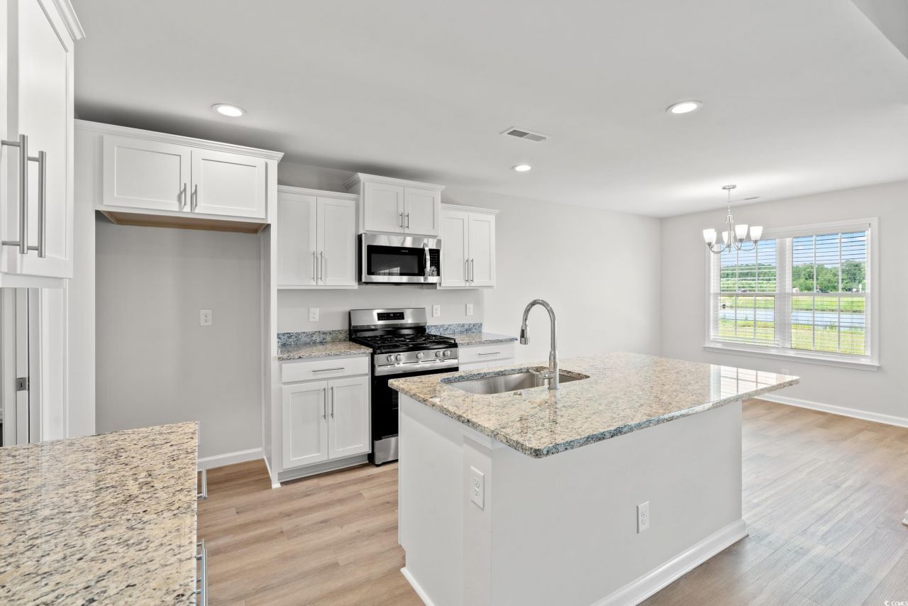 601 Lightwood Dr. Photo 7