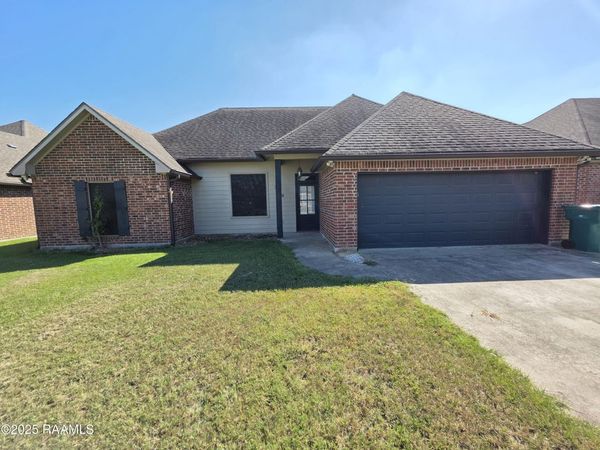 206 Oak Hill Lane, Youngsville, LA 70592