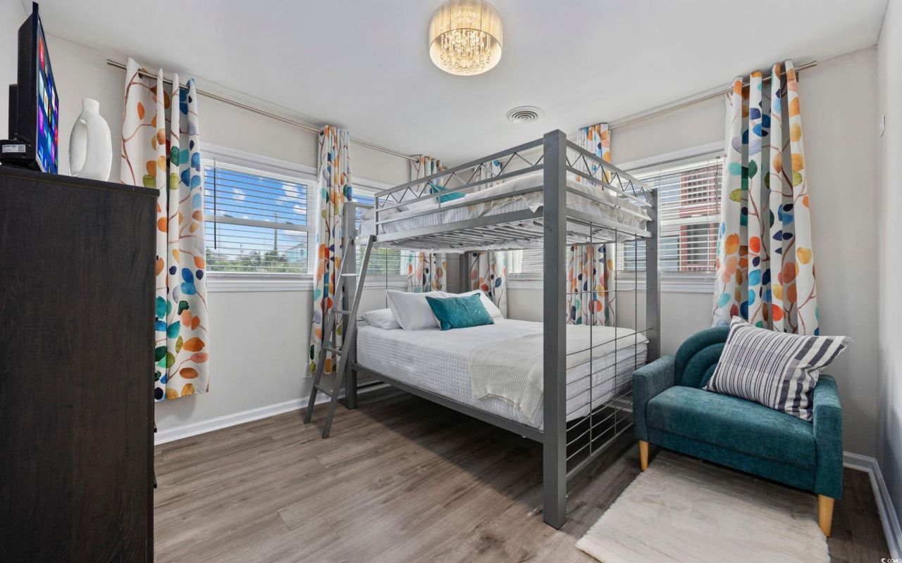 213 30th Ave. N Photo 22