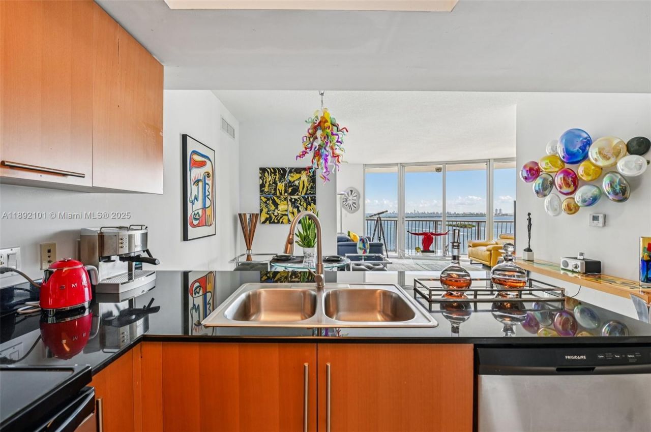 1750 N Bayshore Dr, Unit 2101, Miami, FL 33132 Photo