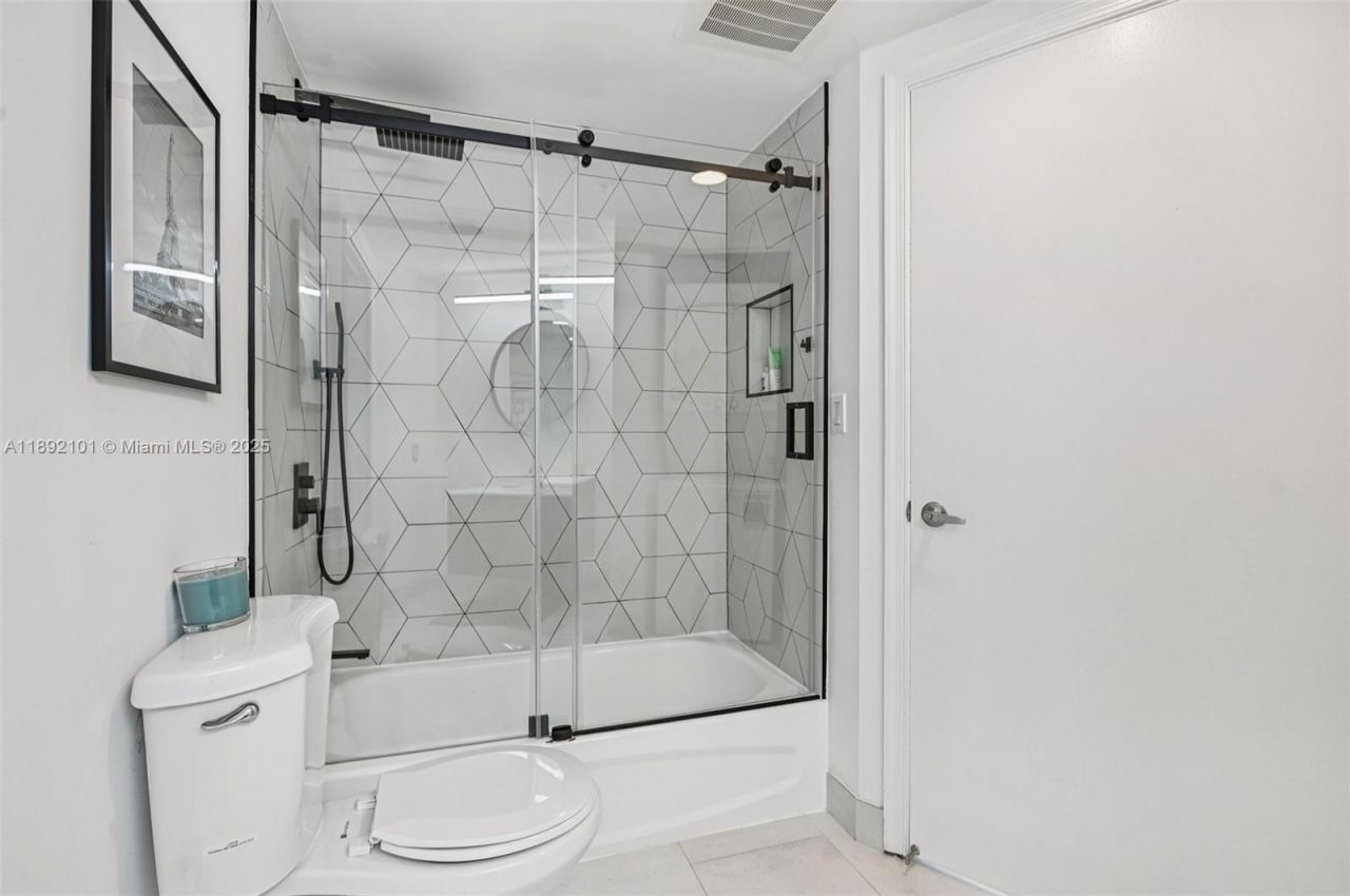 1750 N Bayshore Dr, Unit 2101, Miami, FL 33132 Photo