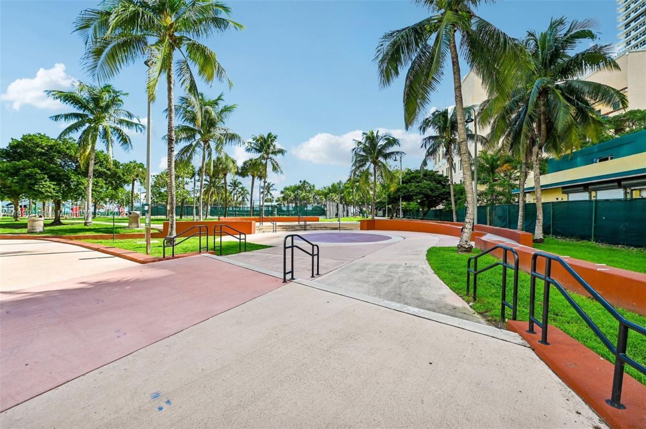 1750 N Bayshore Dr, Unit 2101, Miami, FL 33132 Photo