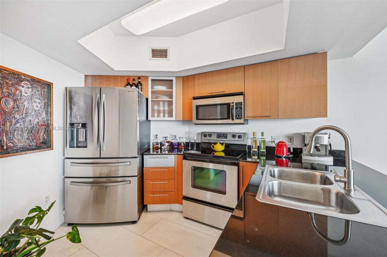 1750 N Bayshore Dr, Unit 2101, Miami, FL 33132 Photo