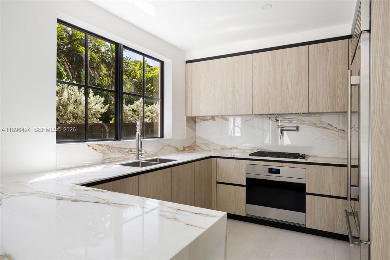 7498 SW 100th Street, Unit 8, Pinecrest, FL 33156 Photo