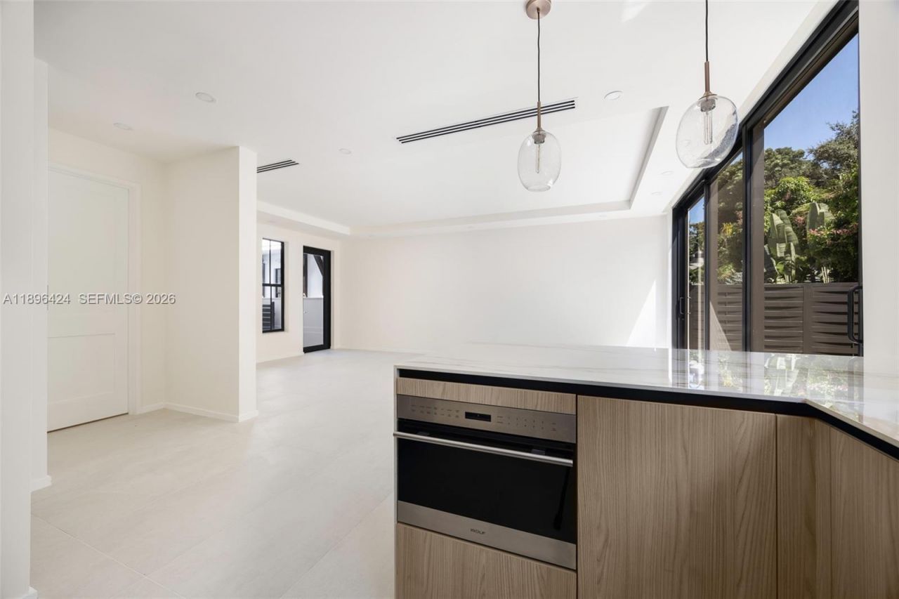 7498 SW 100th Street, Unit 8, Pinecrest, FL 33156 Photo