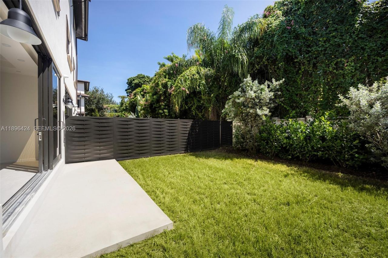 7498 SW 100th Street, Unit 8, Pinecrest, FL 33156 Photo