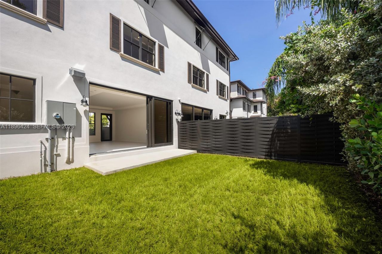 7498 SW 100th Street, Unit 8, Pinecrest, FL 33156 Photo