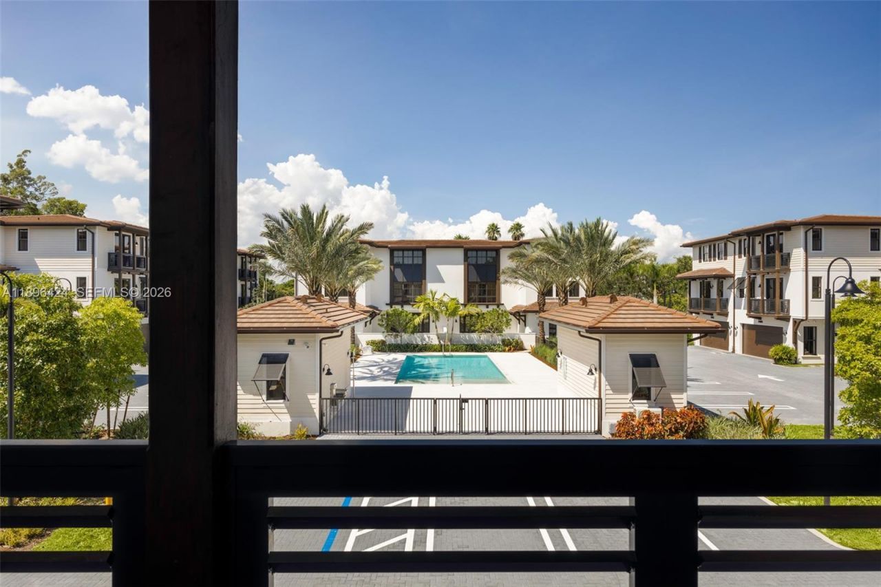 7498 SW 100th Street, Unit 8, Pinecrest, FL 33156 Photo