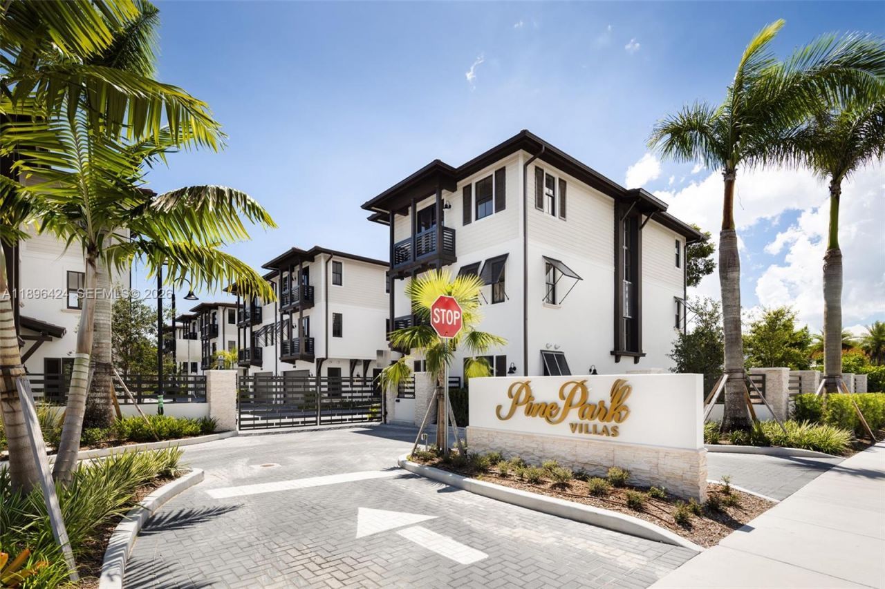 7498 SW 100th Street, Unit 8, Pinecrest, FL 33156 Photo