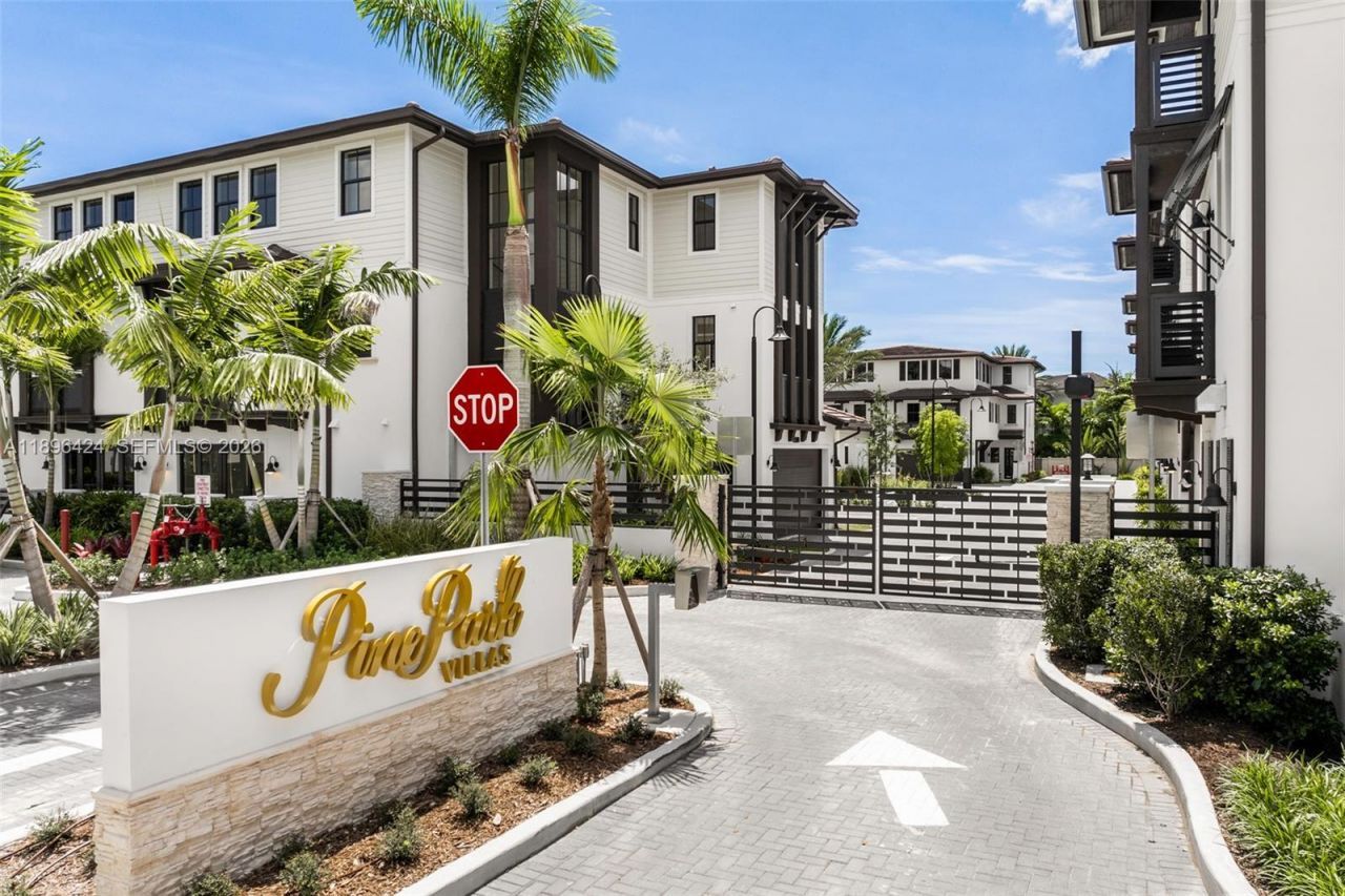 7498 SW 100th Street, Unit 8, Pinecrest, FL 33156 Photo