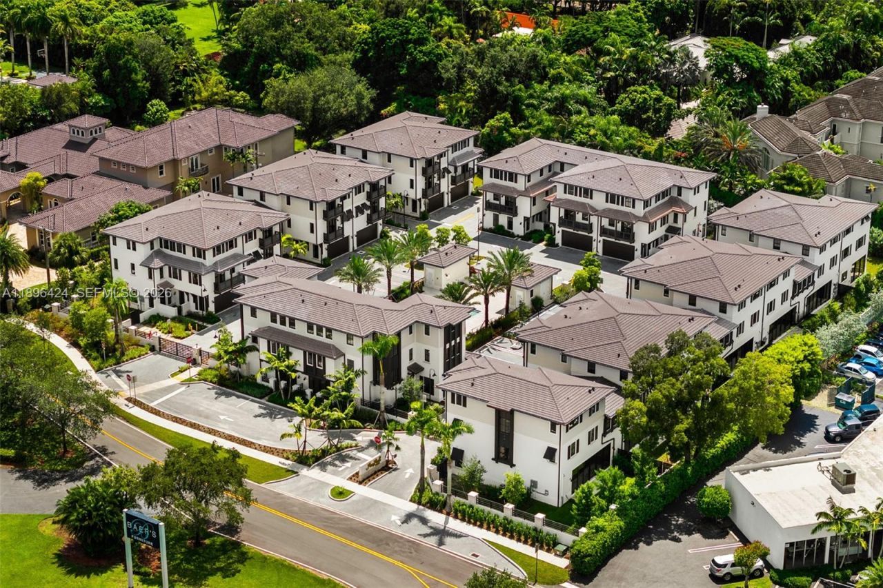 7498 SW 100th Street, Unit 8, Pinecrest, FL 33156 Photo