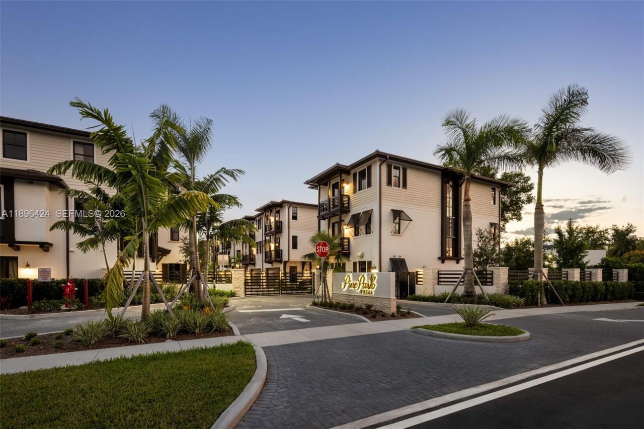 7498 SW 100th Street, Unit 8, Pinecrest, FL 33156 Photo