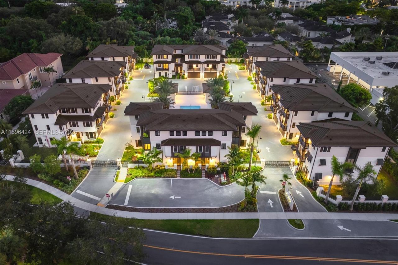 7498 SW 100th Street, Unit 8, Pinecrest, FL 33156 Photo