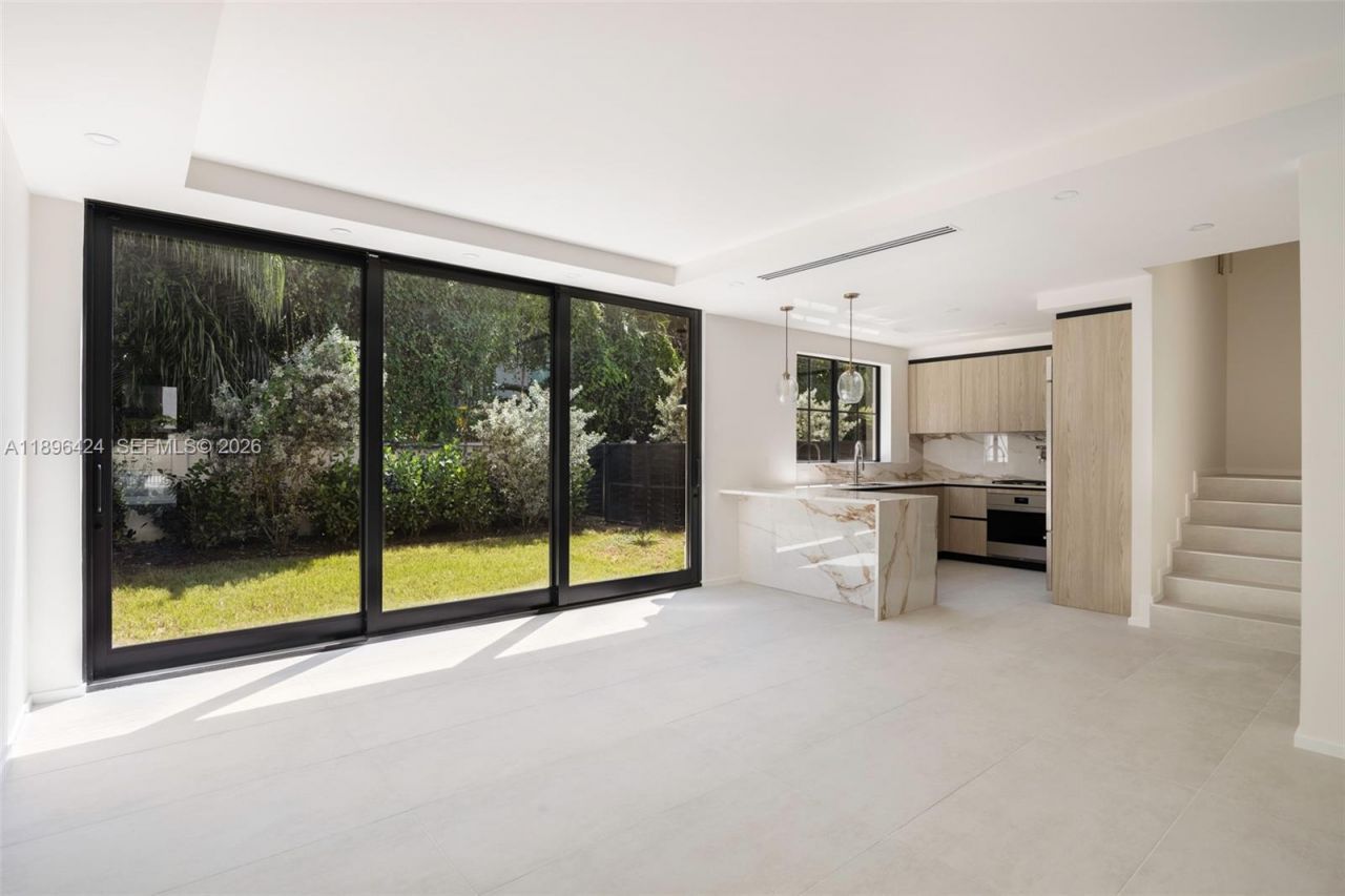 7498 SW 100th Street, Unit 8, Pinecrest, FL 33156 Photo