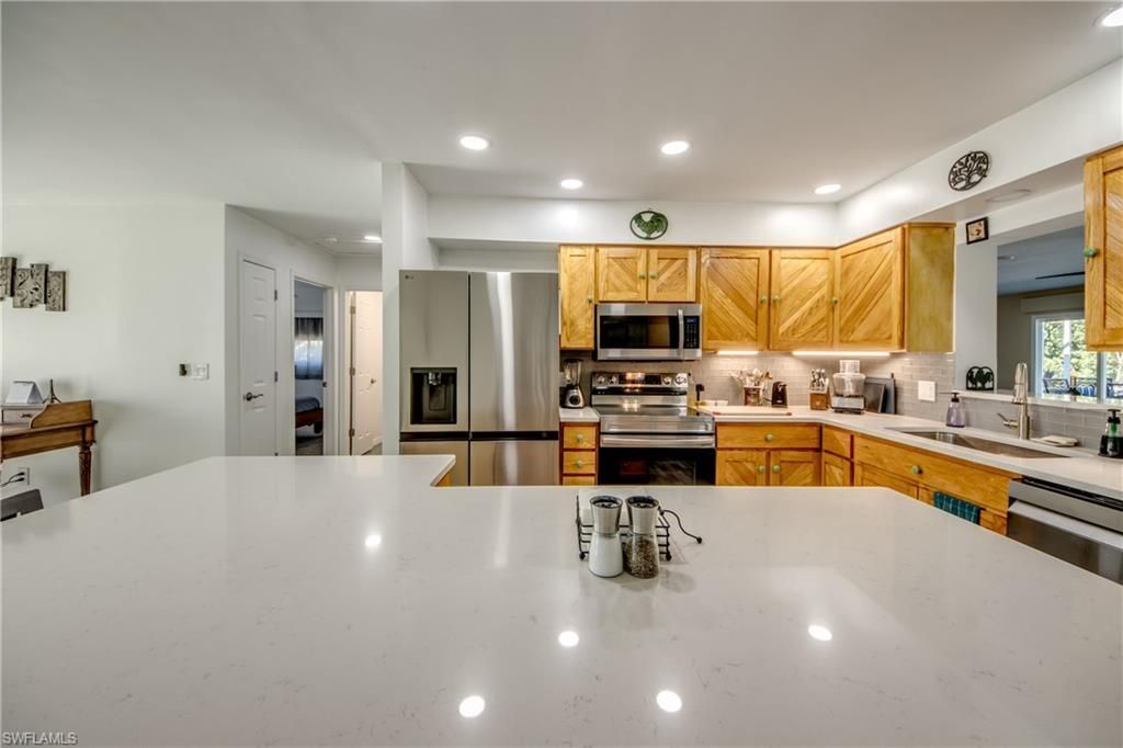 445 Donora Blvd, Fort Myers Beach, FL 33931 Photo