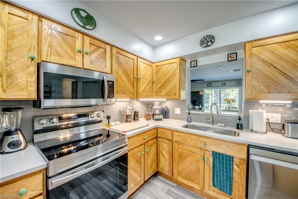 445 Donora Blvd, Fort Myers Beach, FL 33931 Photo