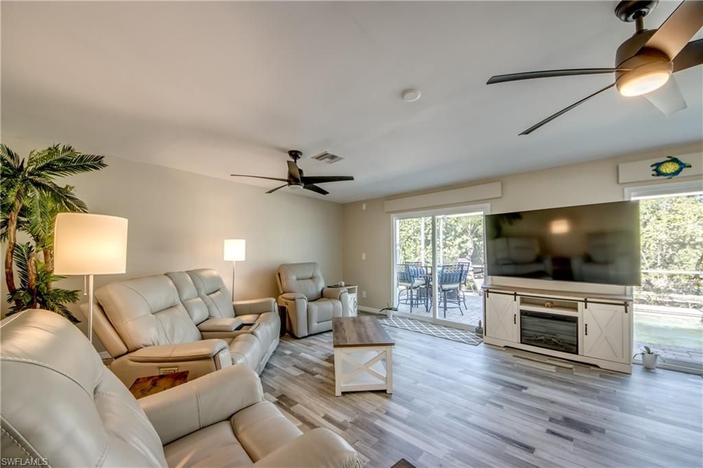 445 Donora Blvd, Fort Myers Beach, FL 33931 Photo