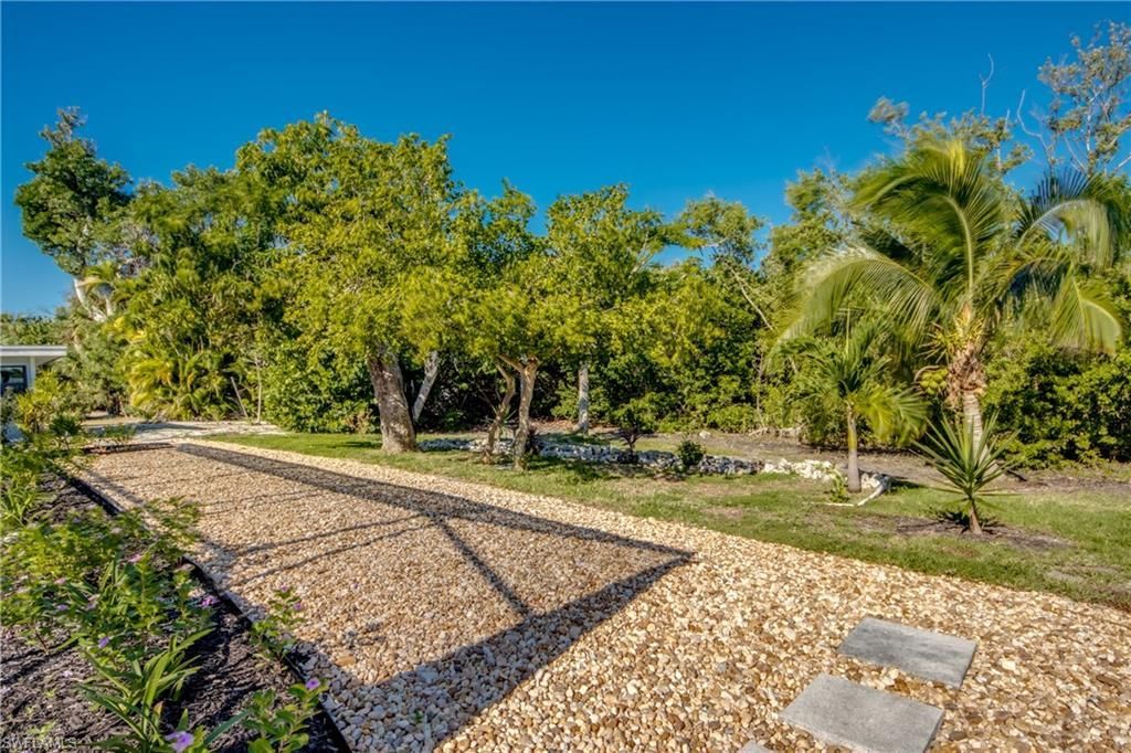 445 Donora Blvd, Fort Myers Beach, FL 33931 Photo