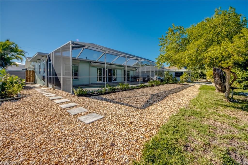 445 Donora Blvd, Fort Myers Beach, FL 33931 Photo