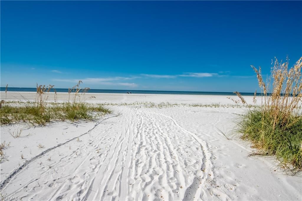 445 Donora Blvd, Fort Myers Beach, FL 33931 Photo
