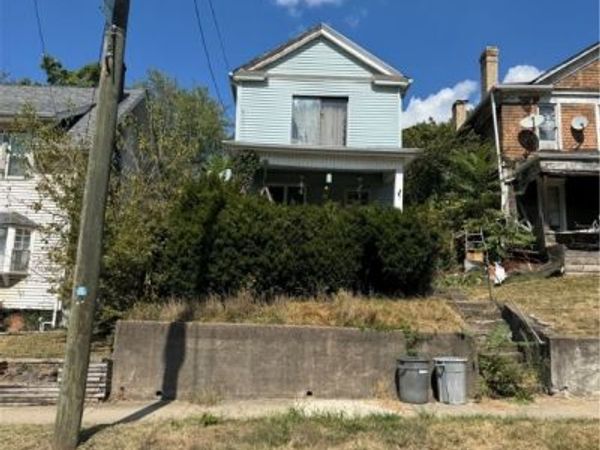 866 Main Street, Bridgeport, OH 43912