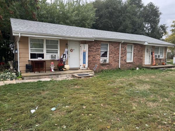 101 W Richardson Street, Farmer City, IL 61842