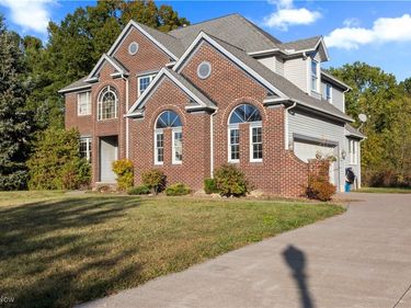 1095 Arrowhead Drive, Vermilion, OH 44089