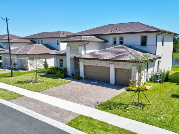 4390 SW 122nd Ter, Davie, FL 33330