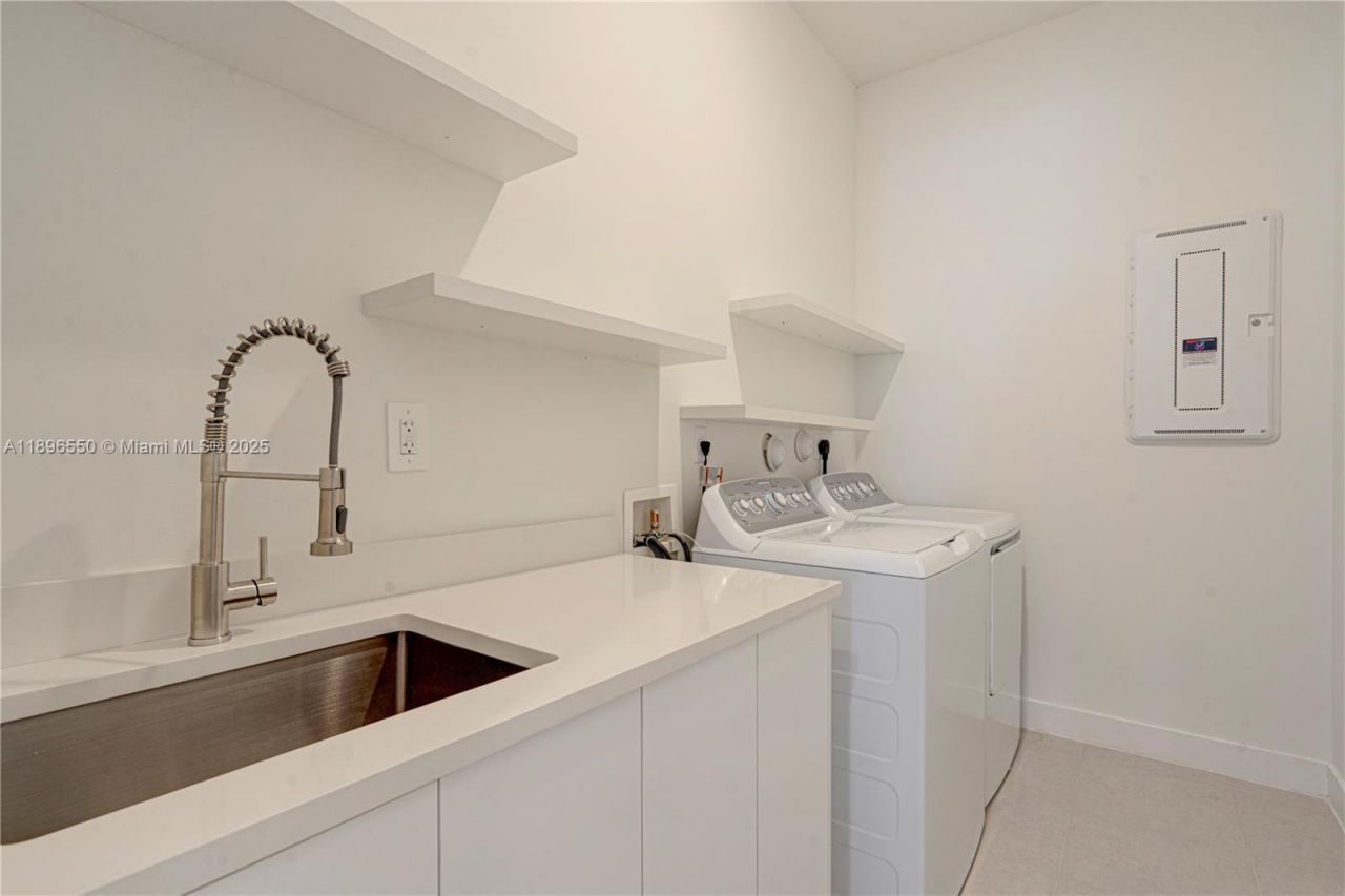 4390 SW 122nd Ter, Davie, FL 33330 Photo