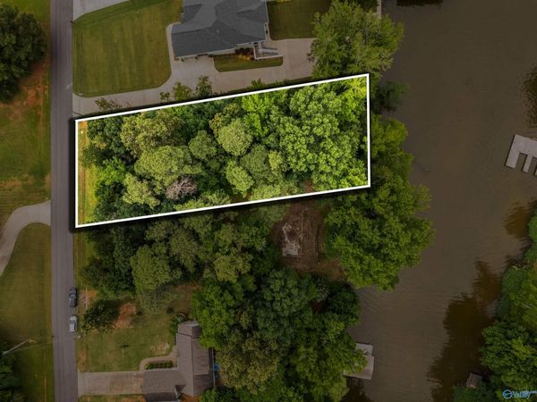 226 Reynolds Drive, Rogersville, AL 35652