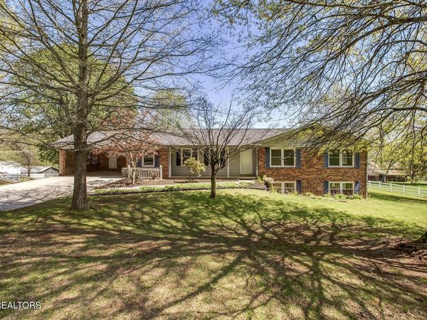 823 Old Harriman Hwy, Oliver Springs, TN 37840