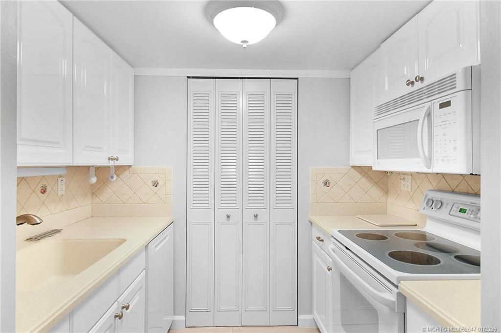 3792 NE Ocean Boulevard, Unit 302, Jensen Beach, FL 34957 Photo