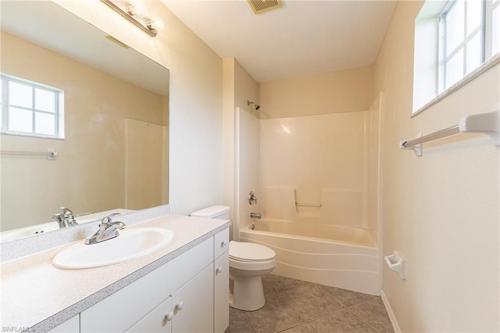 717 SE 8th St, Cape Coral, FL 33990 Photo