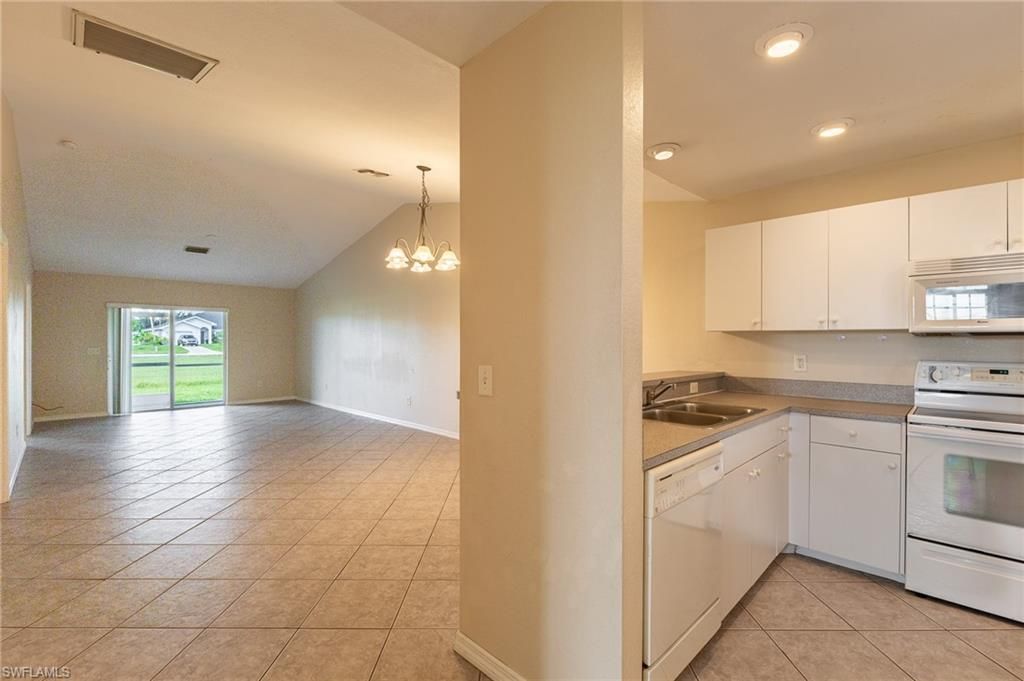 717 SE 8th St, Cape Coral, FL 33990 Photo