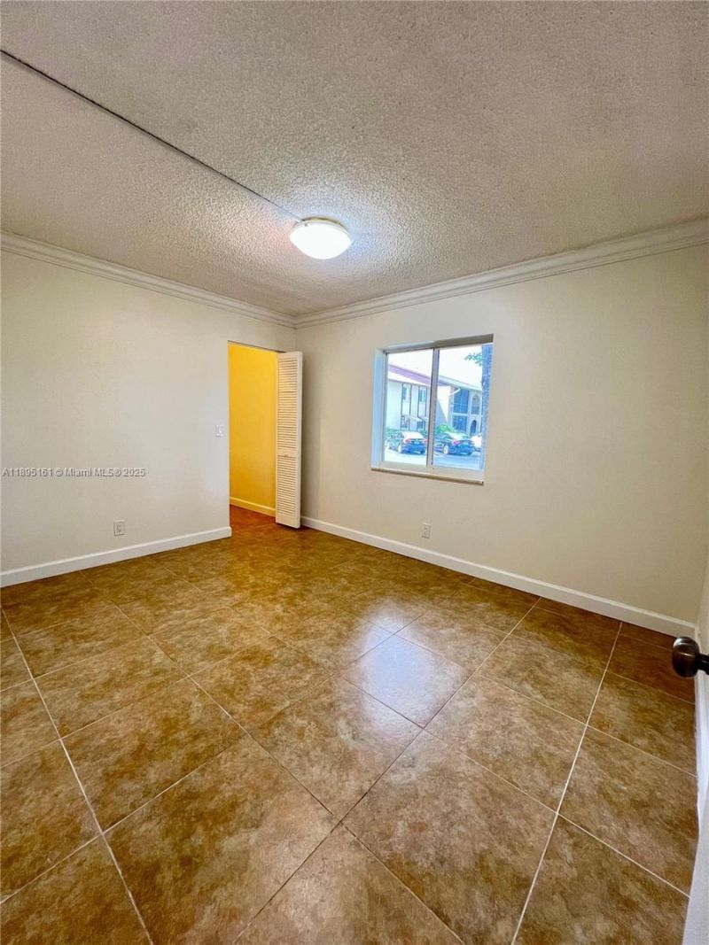 340 Pine Ridge Cir, Unit D-1, Greenacres, FL 33463 Photo