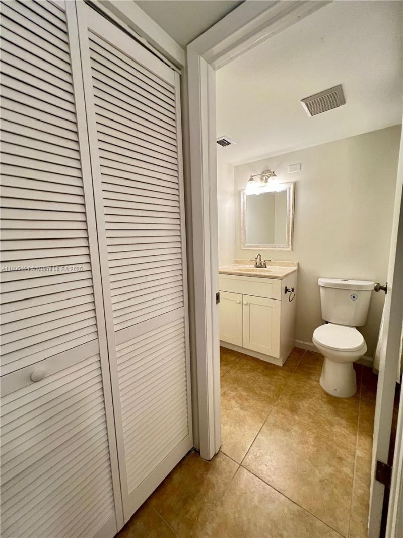 340 Pine Ridge Cir, Unit D-1, Greenacres, FL 33463 Photo