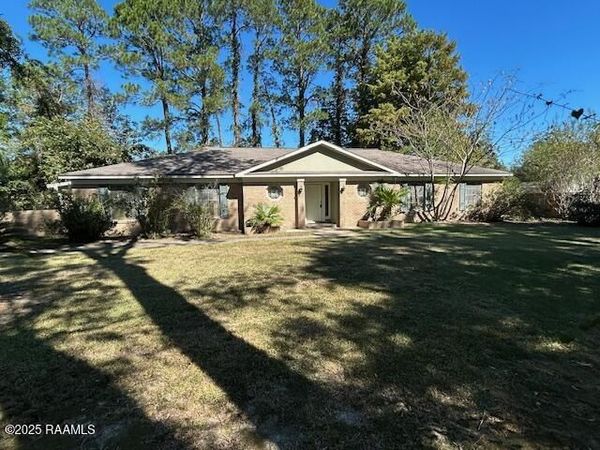 981 E Prudhomme Street , Opelousas, LA 70570