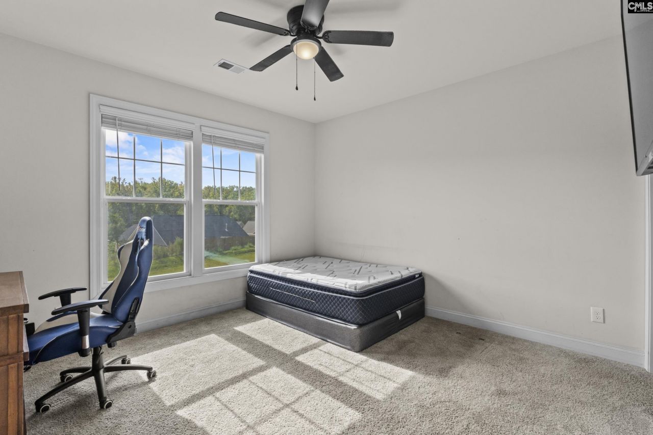 274 Red Ash Way Photo 17