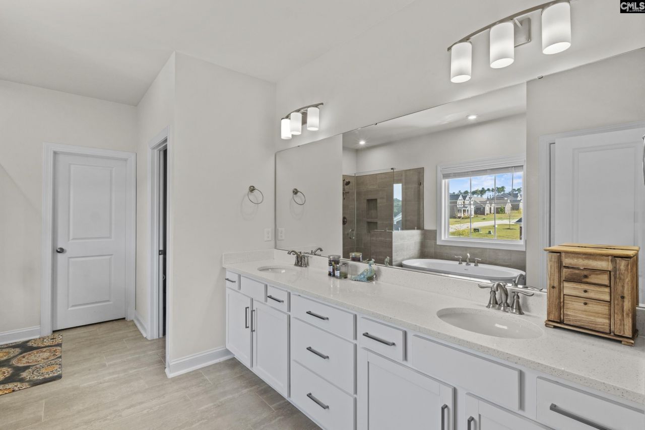 274 Red Ash Way Photo 23